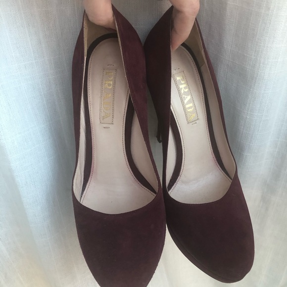 Gorgeous Prada Suede Platform Pumps - Burgundy Size 38 - 👠 - Picture 3 of 6